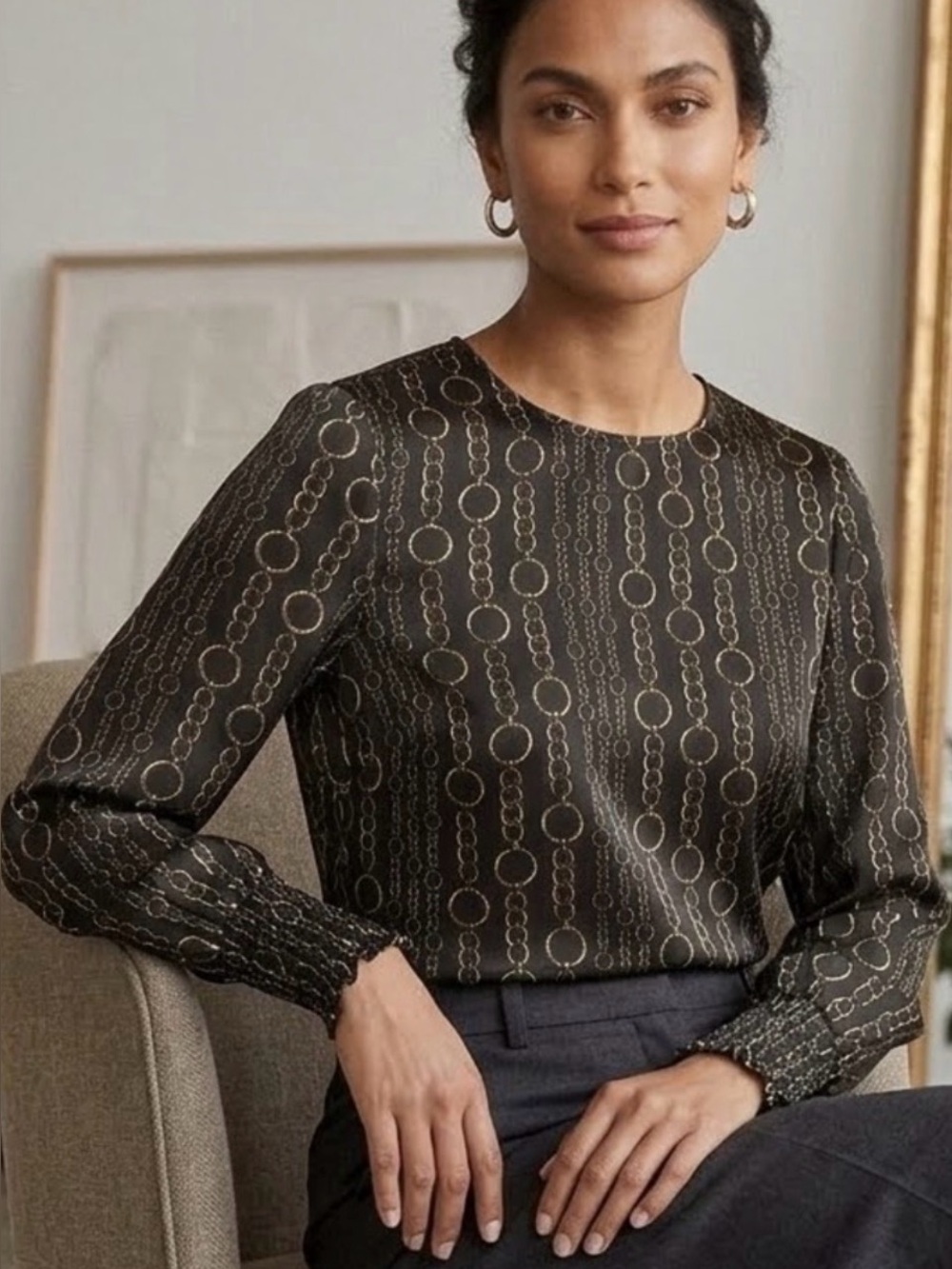 Banana Republic Black Gold Chain Ring Print Smocked Cuff Blouse Size Small